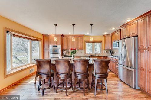 9720 28th Ave, Minneapolis, MN 55441-3211