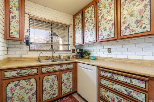 415 Washo Dr, Ukiah CA  95482-5136 exterior