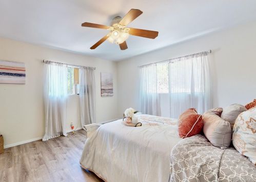 2570 Akepa St, Pearl City HI  96782-1072 exterior