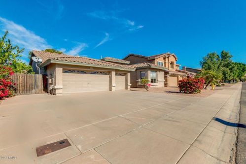 422 Windsor Dr, Gilbert, AZ 85296-4144