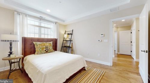 221 Victoria Mews, Princeton NJ  08542-3748 exterior