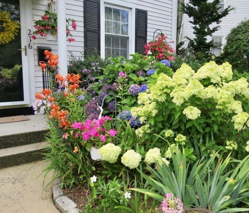 216 Sylvan Knoll Rd, Stamford, CT 06902-5316