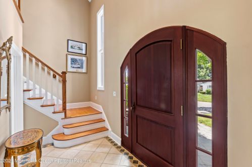 22 Bampton Pl, West Long Branch, NJ 07764-1571