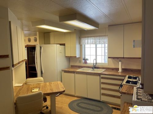 69521 Parkside Dr, Desert Hot Springs CA  92241-8719 exterior