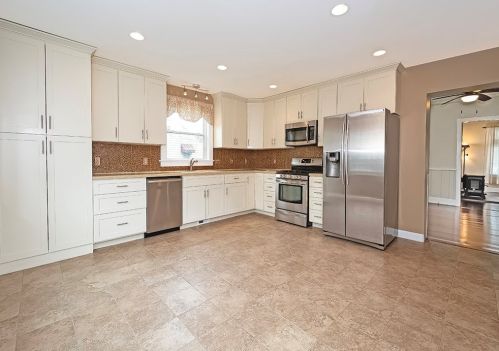 427 New Castle St, Zelienople PA  16063-1253 exterior