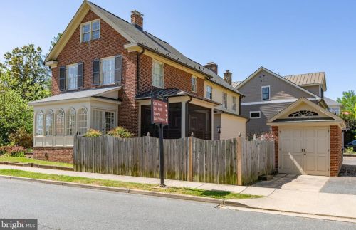 701 Hanover St, Fredericksburg VA  22401-5714 exterior