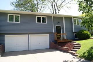 627 Holiday Rd, Iowa City, IA 52241-1016