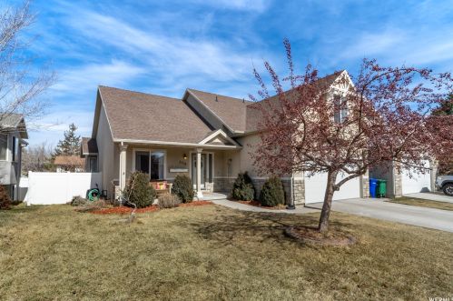 3738 New Village Rd, Taylorsville, UT 84084-1794