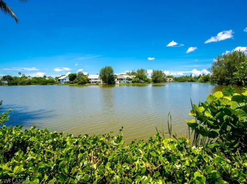 9027 Mockingbird Dr, Sanibel FL  33957-3609 exterior