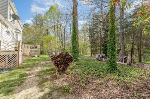 5317 Highstream Ct, Greensboro NC  27407-5825 exterior