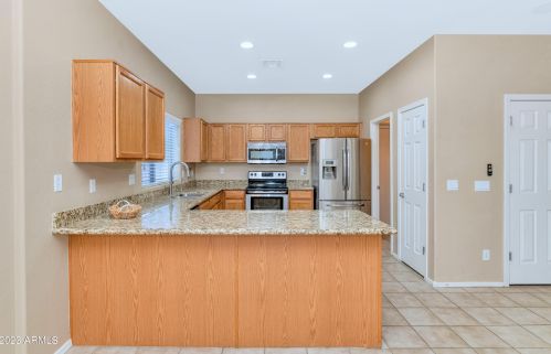 42311 46th Dr, Phoenix, AZ 85086-1400