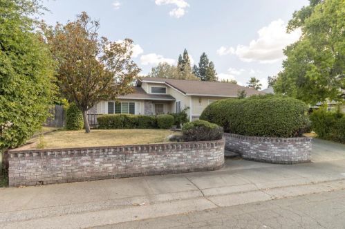 8052 Copperwood Dr, Citrus Heights, CA 95610-4061