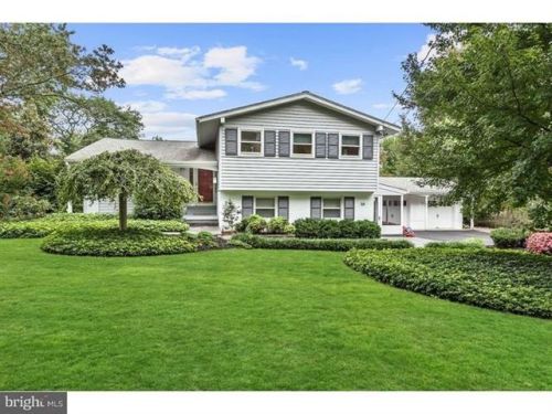 50 Buttonwood Ln, Riverton, NJ 08077-2402