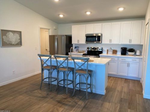 1009 2nd Ave, Cape Coral, FL 33909-1212