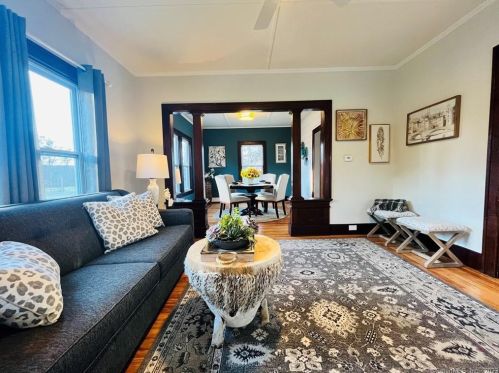 176 Roosevelt Ave, Norwich CT  06360-3346 exterior