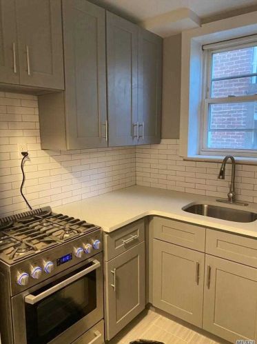 1364 Hobart Ave, Bronx, NY 10461-6020