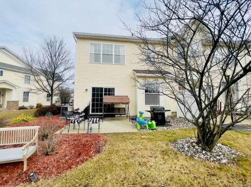 5 Cornwall Ln, Middletown NY  10940-5077 exterior