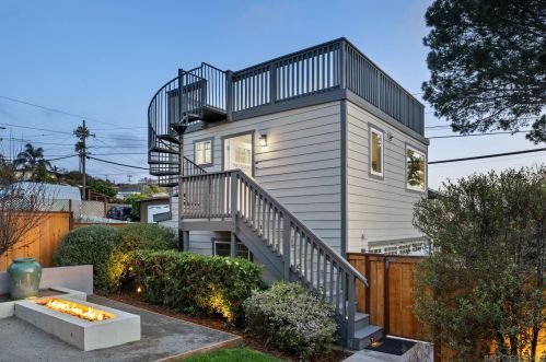 4453 Bermuda Ave, San Diego CA 92107-3809 exterior