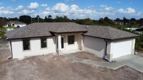 2512 13th St, Lehigh Acres, FL 33976-3110