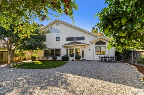 2121 Campton Cir, Rancho Cordova CA  95670-8348 exterior