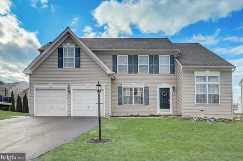 343 Garden View Dr, Downingtown, PA 19372-1174
