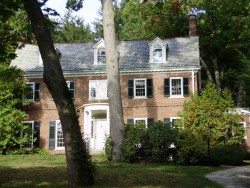 174 Valentine St, Newton, MA 02465-3028