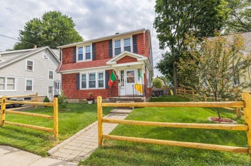38 Cleveland Ave, Milford, CT 06460-4109