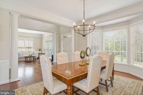 19372 Ml Dm Pl, Leesburg VA 20176-1637 exterior