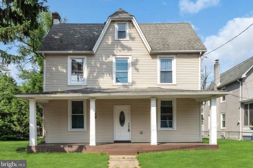 512 Cooper St, Beverly, NJ 08010-3408