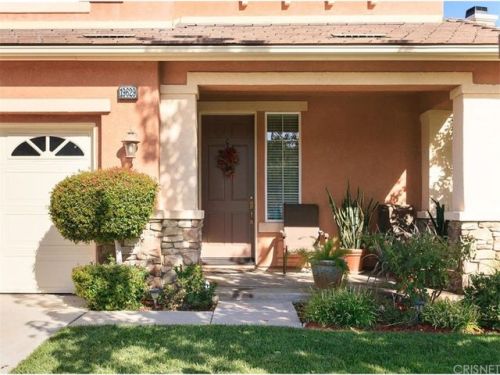 19629 Edgehurst Ln, Santa Clarita, CA 91350-1993