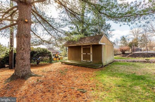 130 Delp Rd, Lancaster PA  17601-3906 exterior
