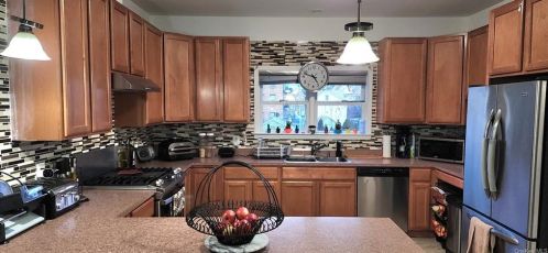 112 Locust Ave, New Rochelle, NY 10805-3504