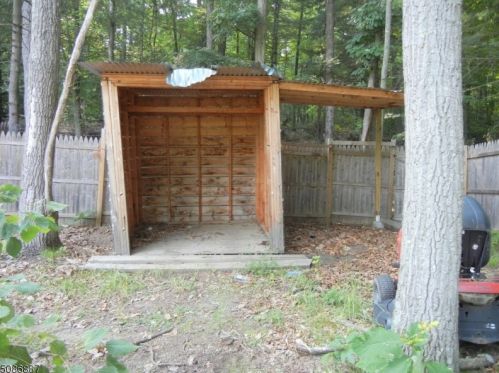 979 Union Valley Rd, West Milford Lakes NJ  07480-1200 exterior