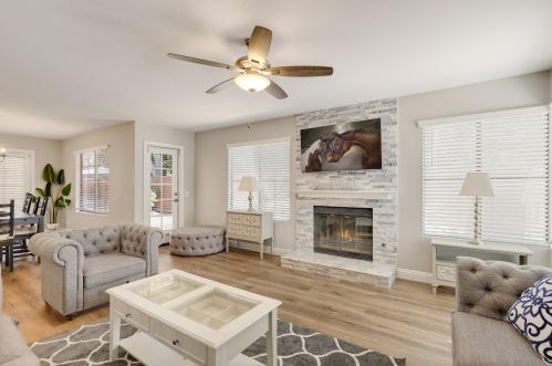 5521 Lesa Rd, La Mesa CA  91942-1704 exterior