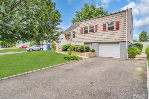 190 Arlington Dr, Perth Amboy, NJ 08863-1316
