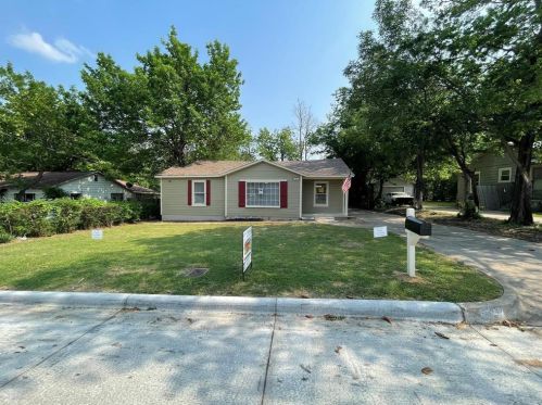3800 Knox St, Fort Worth, TX 76119-4933