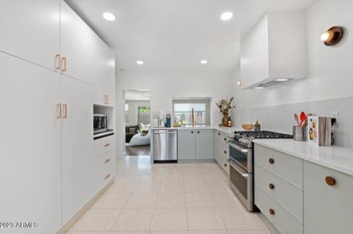 6811 11th Pl, Phoenix AZ  85014-1027 exterior