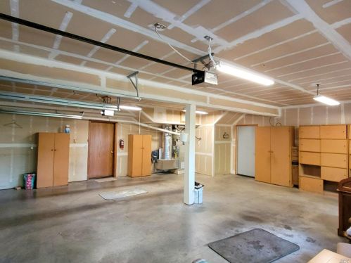 27421 Ridge Rd, Willits CA  95490-8985 exterior