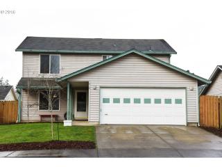 812 Clark Ave, Battle Ground, WA 98604-8993