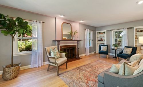2107 Kendall Ave, Milwaukee, WI 53209-4316