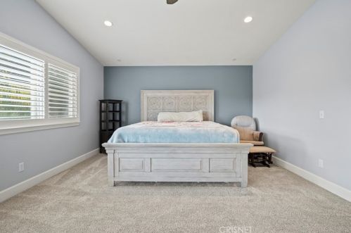 27836 Mariposa Ln, Santa Clarita CA  91384-4114 exterior