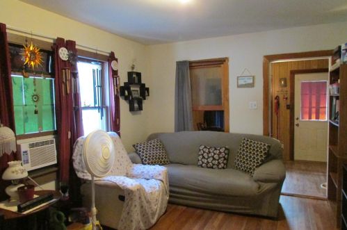 771 Water St, Hobart, IN 46342-5141