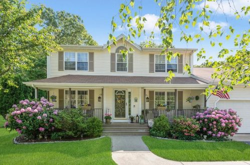 43 Ginger Trl, Coventry RI 02816-8262 exterior