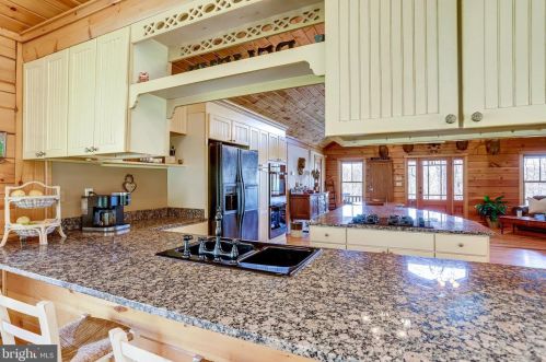 3714 Mountain Rd, Haymarket VA  20169-1739 exterior