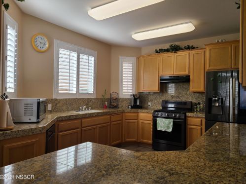 728 Damask Ct, Santa Maria CA 93458-7333 exterior