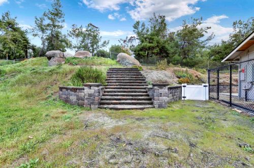 2855 Victoria Dr, Alpine CA  91901-3669 exterior