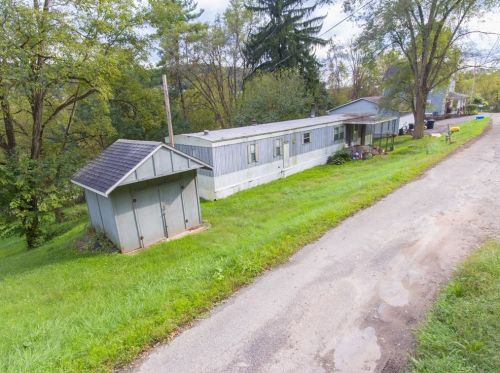 266 Walnut Ln, West Newton, PA 15089-1151