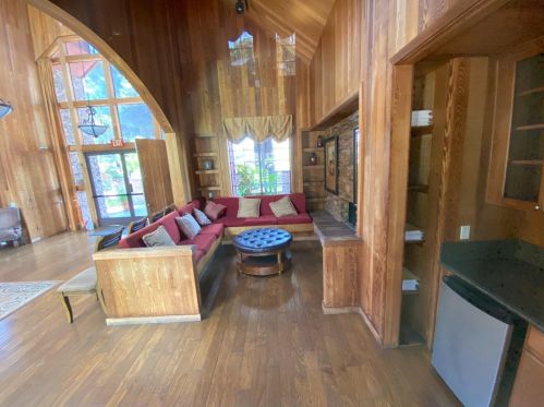 1054 Yarwood Ct, San Jose CA  95128-4727 exterior