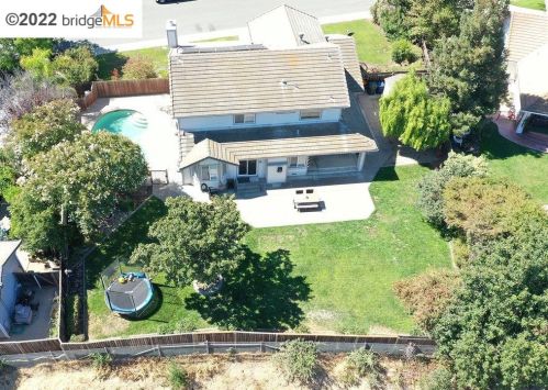 206 Meadow Creek Ct, Oakley, CA 94561-2741