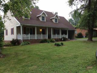 215 Twin Hills Dr, Greenville, KY 42345-1739